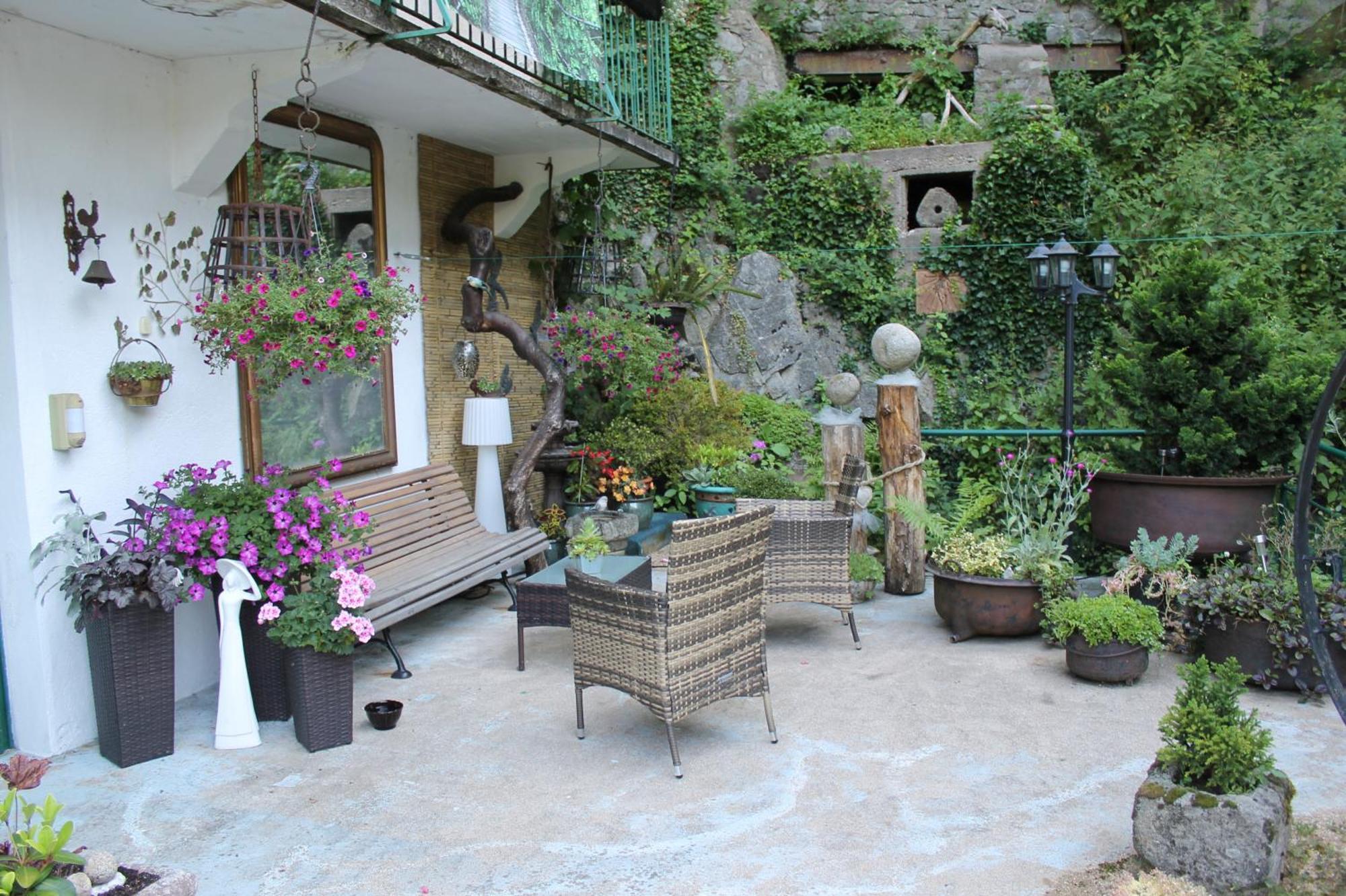 Studio Malou, Cuisine, Salle D'Eau, Terrasse Amenagee Olliergues Dış mekan fotoğraf