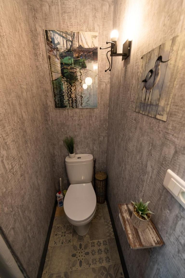 Studio Malou, Cuisine, Salle D'Eau, Terrasse Amenagee Olliergues Dış mekan fotoğraf